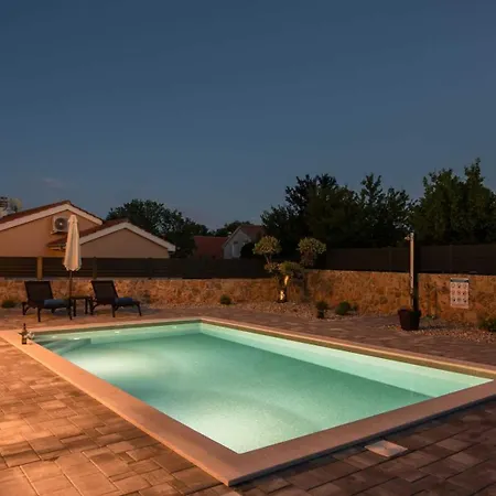 Kuca Za Odmor Tara & Lana Ii Kornic