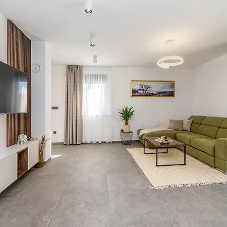 Kuca Za Odmor Tara & Lana Ii Kornić